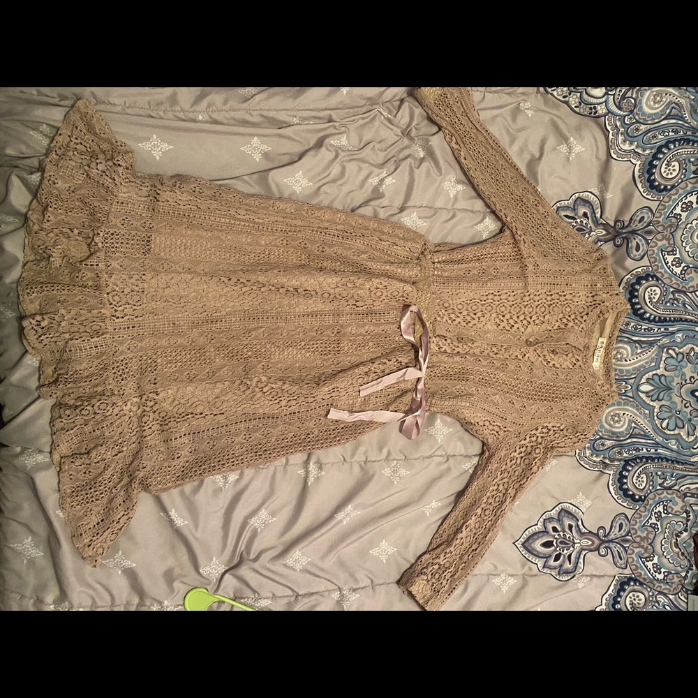 Beautiful tan lace dress. Size medium